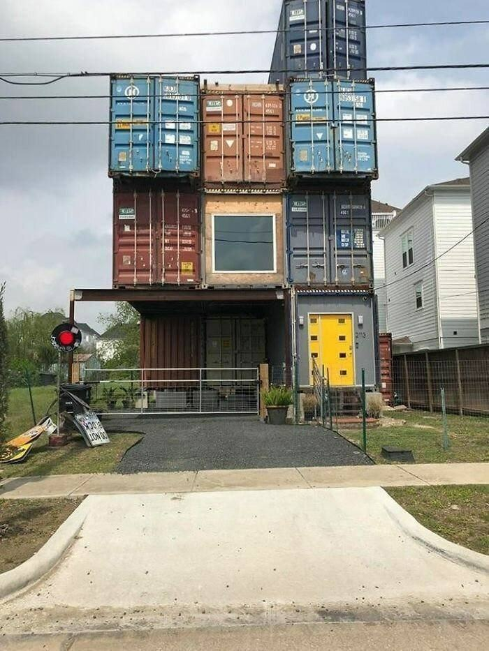 MAN BUILT HIS DREAM HOME FROM 11 SHIPPING CONTAINERS - Weveryday Stories