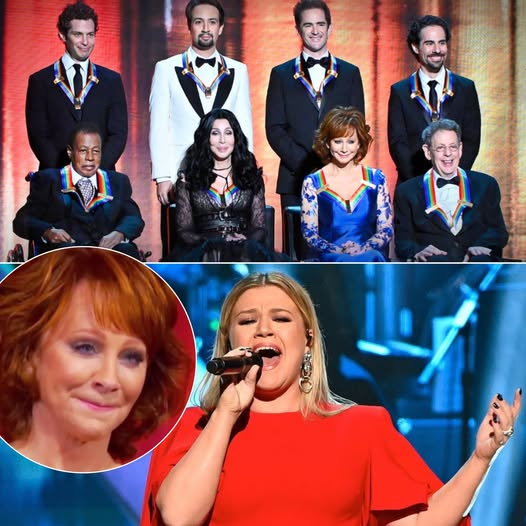 Emotional Tribute Kelly Clarkson Moves Reba McEntire to Tears During